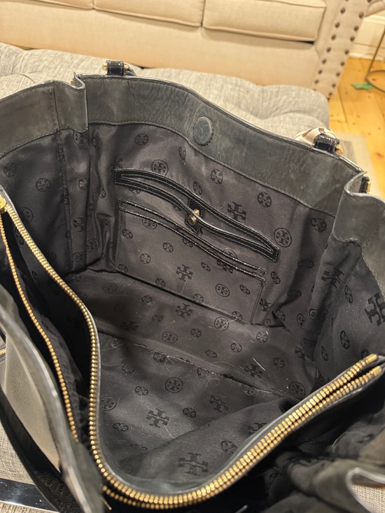 Tory Burch Ivy Side Zip Patent Leather Tote - Picture 13 of 17